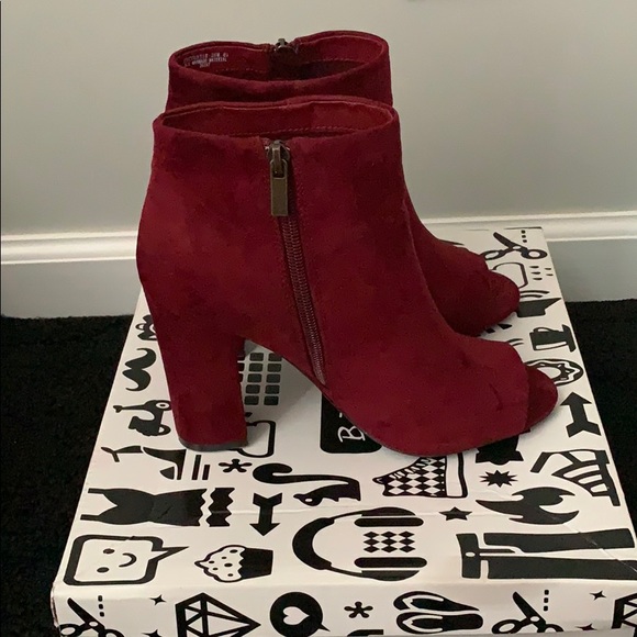 Open toe, chunky heel booties - Picture 5 of 7